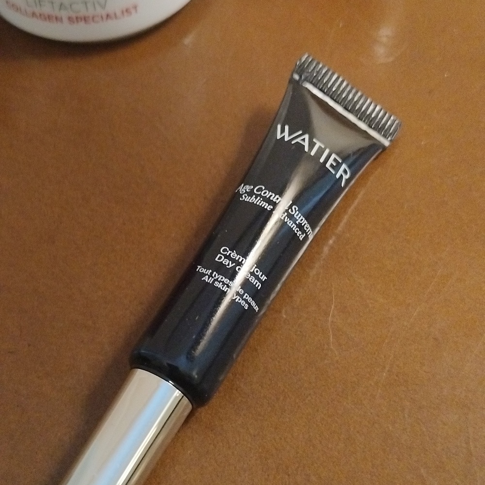 Anti Aging ging Bundle - Picture 6 of 6